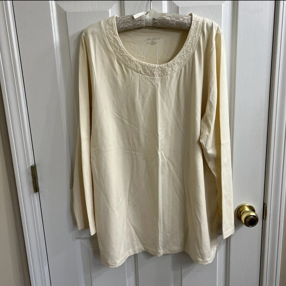Catherines 0X (14/16W) Pullover Top Pale Yellow Snowflakes Beads Collar Design
